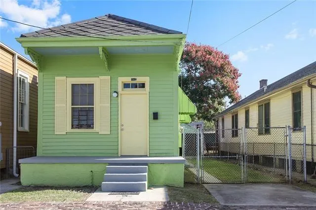 $1,500 | 743 Toledano Street, New Orleans, LA 70115