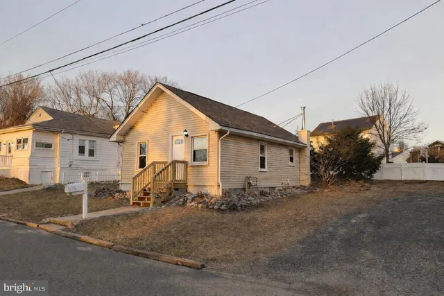 $210,000 | 109 River Rd Drive, West Deptford, NJ 08086