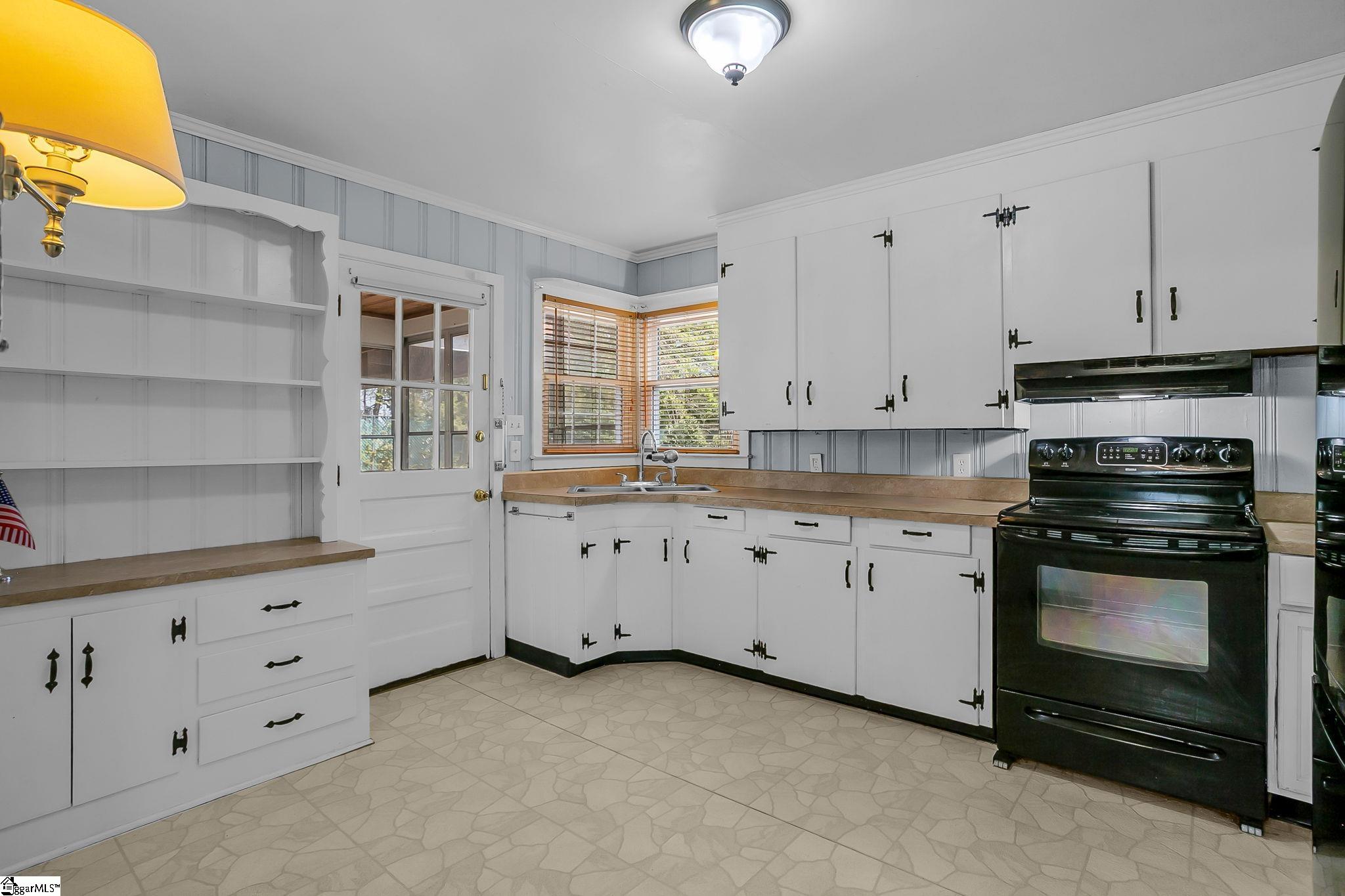 218 Bedford Forest Avenue Anderson, SC 29621 - Photo 11 of 35