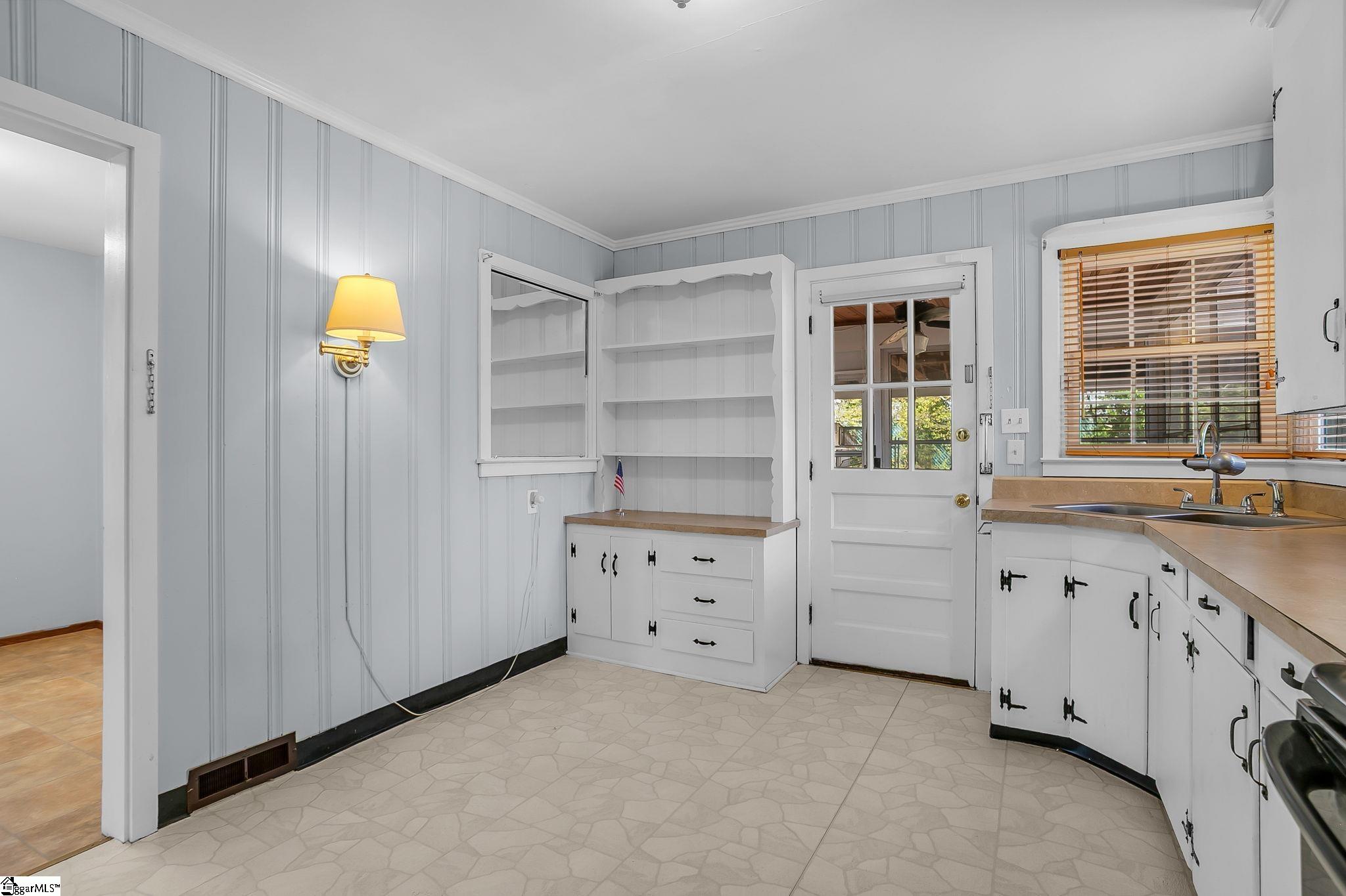 218 Bedford Forest Avenue Anderson, SC 29621 - Photo 13 of 35