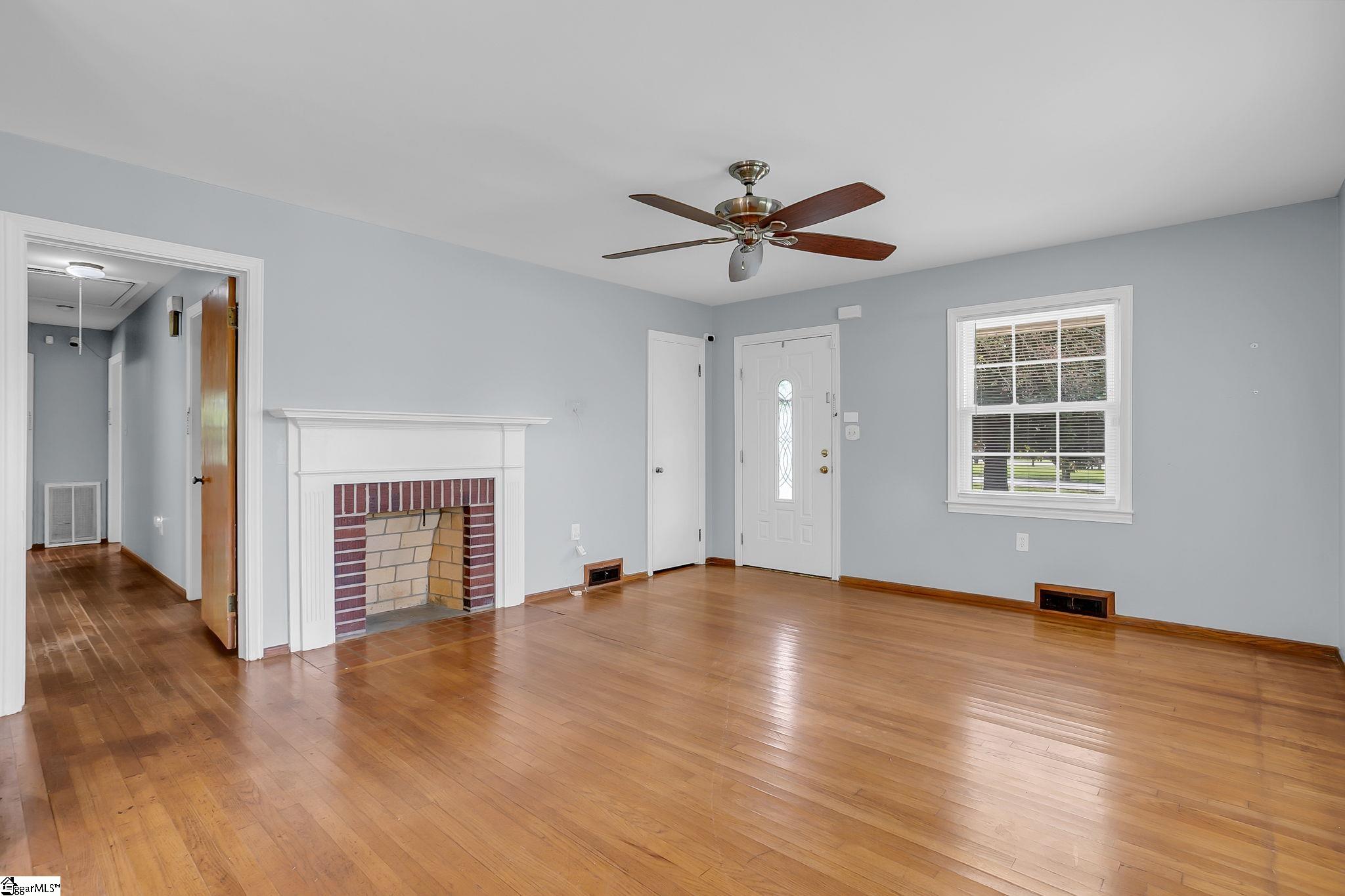 218 Bedford Forest Avenue Anderson, SC 29621 - Photo 5 of 35