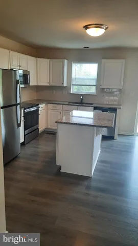 $1,995 | 823 Admiral's Quay Drive, Mechanicsburg, PA 17050