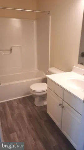 $1,995 | 823 Admiral's Quay Drive, Mechanicsburg, PA 17050