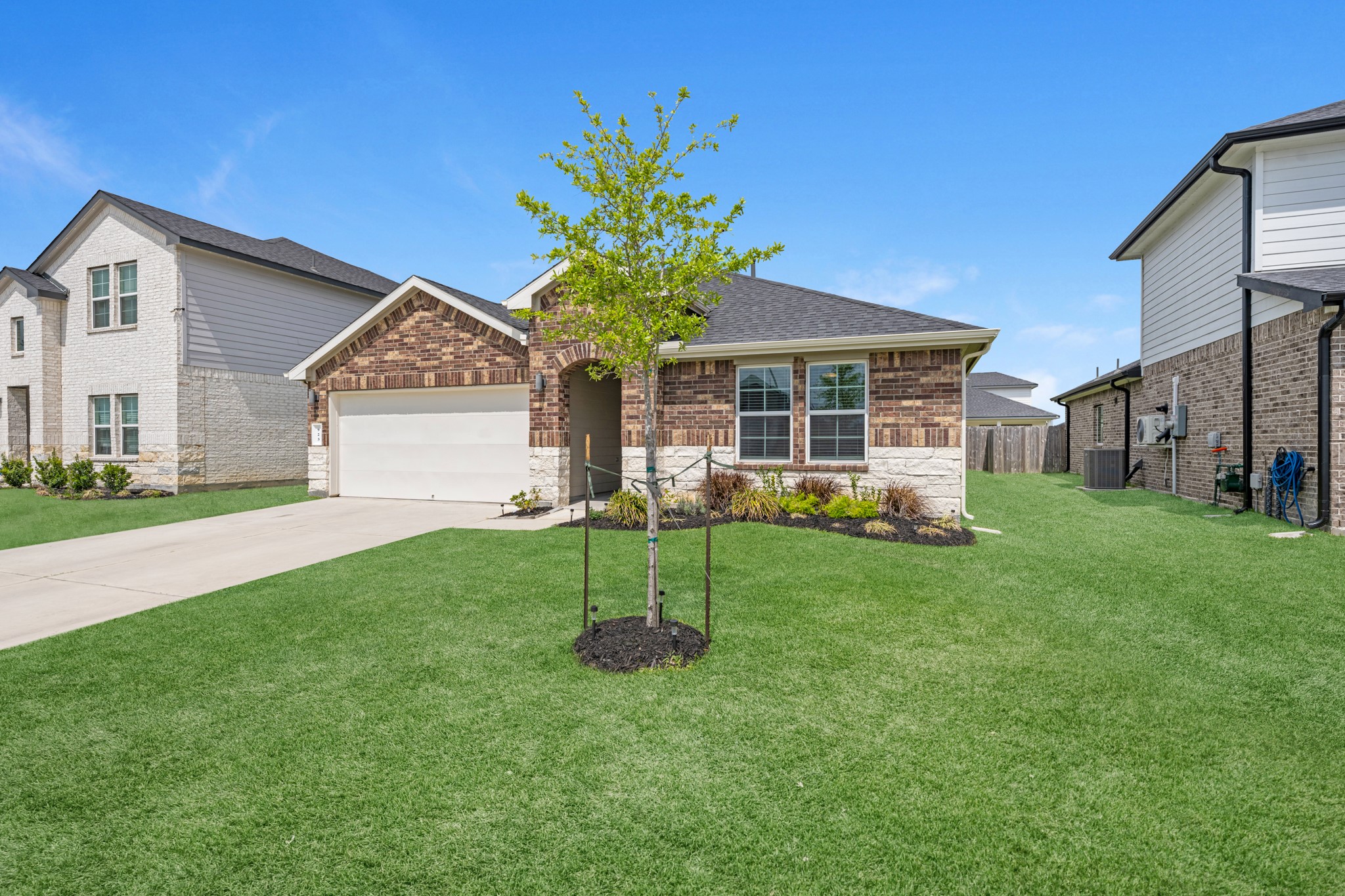 923 Kinder Sky Lane Rosharon, TX 77583 - Photo 3 of 37