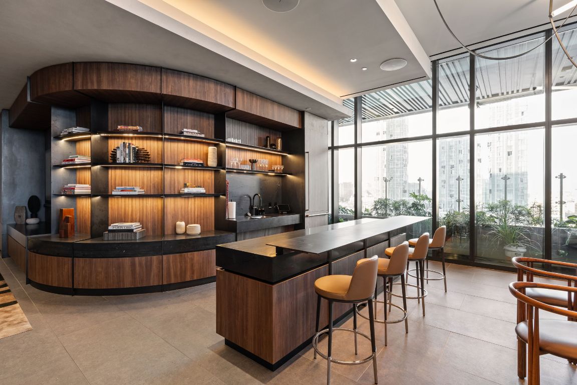 610 Davis Street, Unit 4008 Austin, TX 78701 - Photo 38 of 40 a work room with furniture