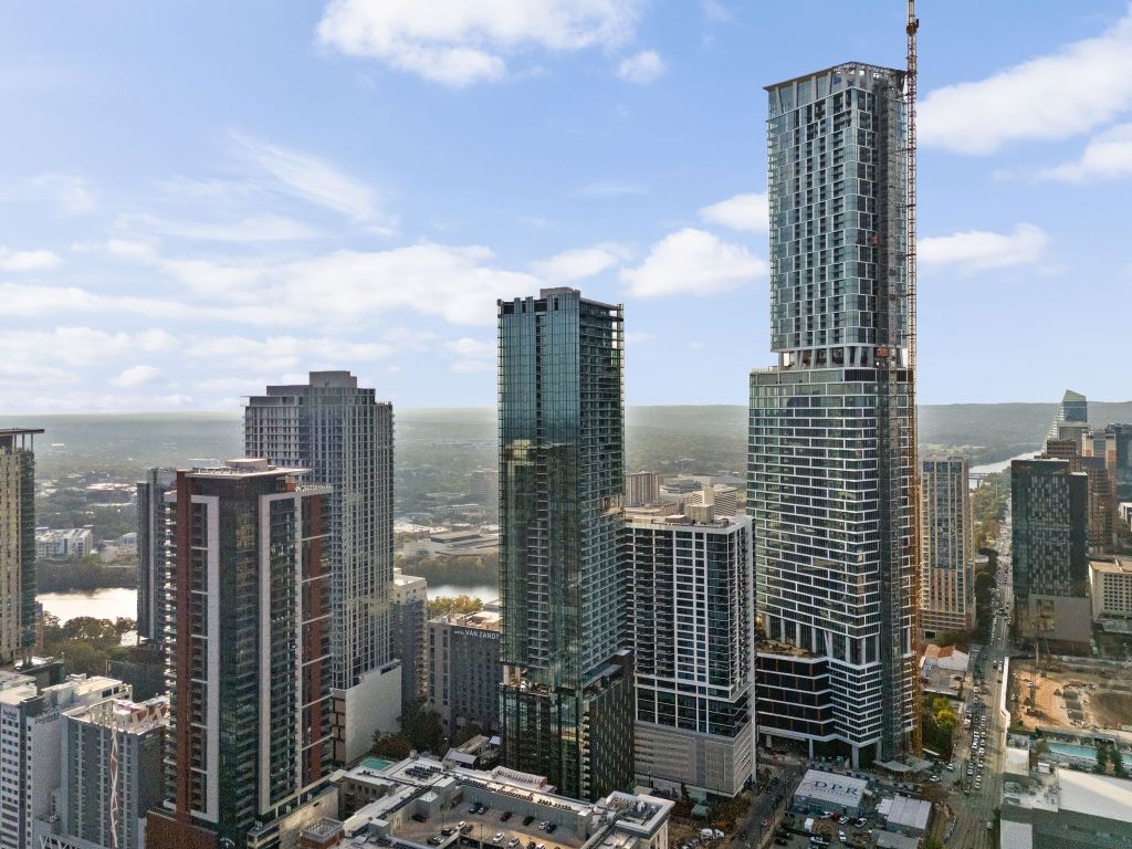 610 Davis Street, Unit 4008 Austin, TX 78701 - Photo 40 of 40 a city view