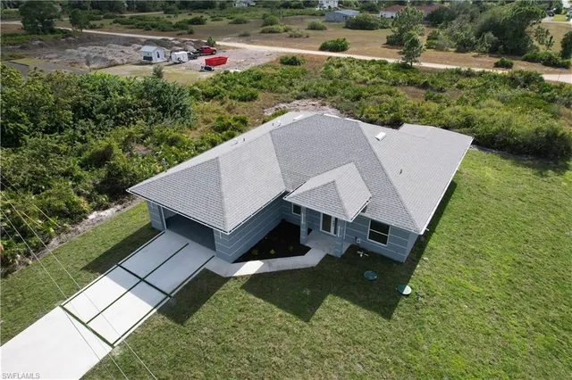 $2,500 | 852 Chipley Street East, Lehigh Acres, FL 33974