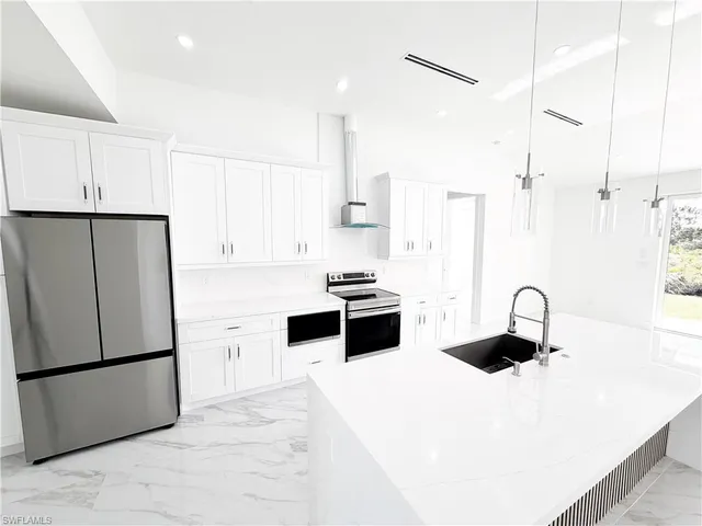 $2,500 | 852 Chipley Street East, Lehigh Acres, FL 33974