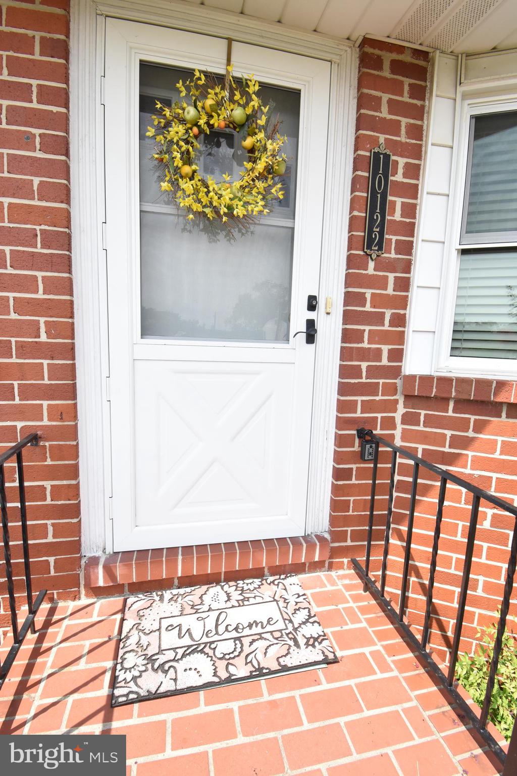 10122 Daventry Drive Cockeysville, MD 21030 - Photo 2 of 24