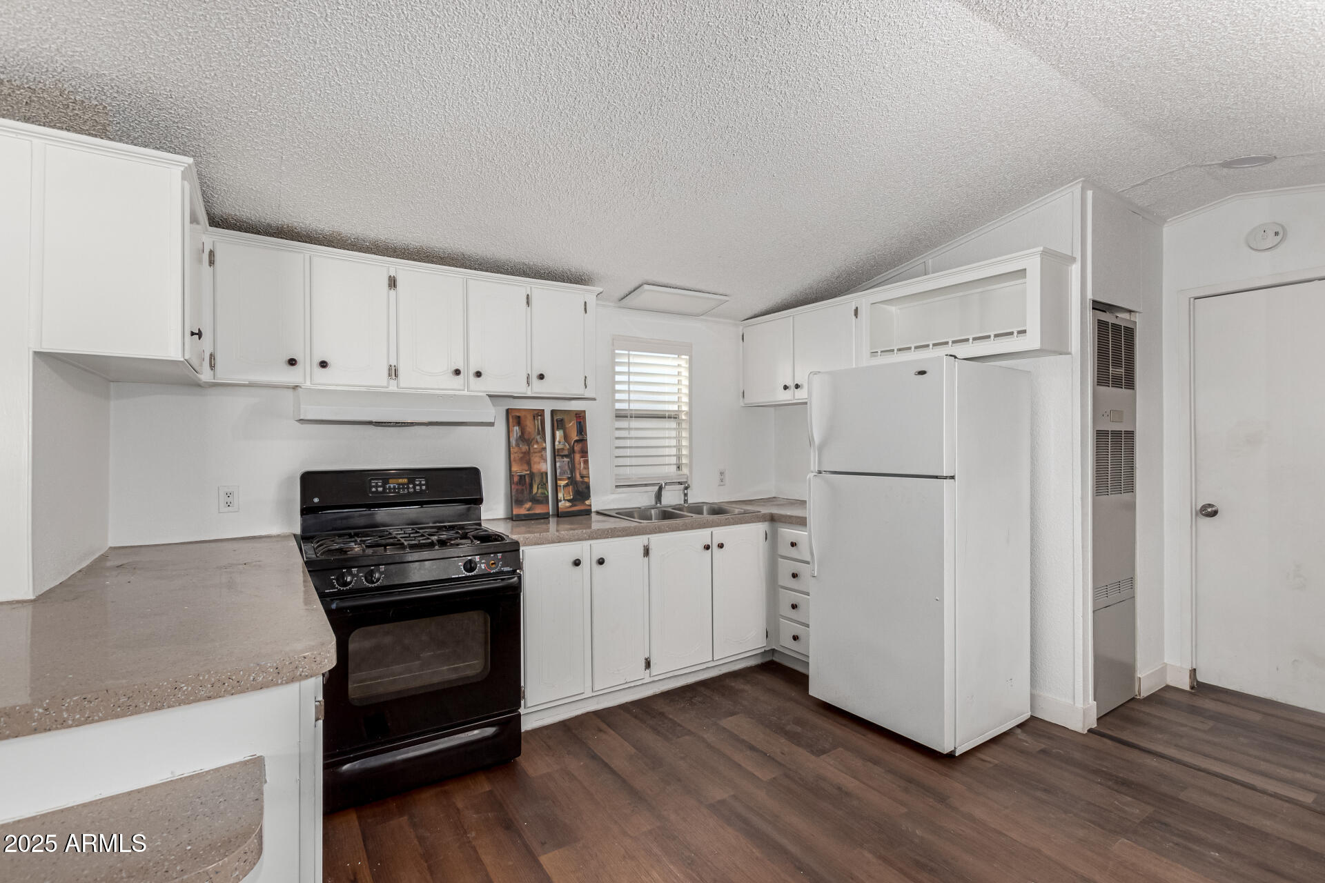 1221 North Dysart Road, Unit 37 Avondale, AZ 85323 - Photo 13 of 36 13-Dysart
