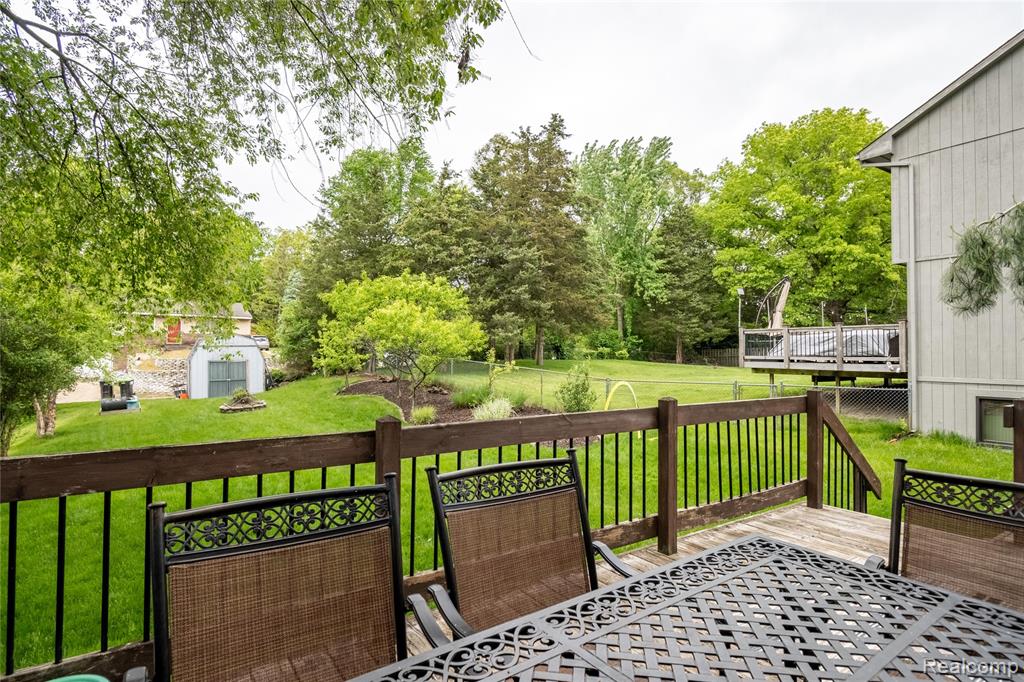 7457 Ore Lake Road Brighton, MI 48116 - Photo 29 of 38