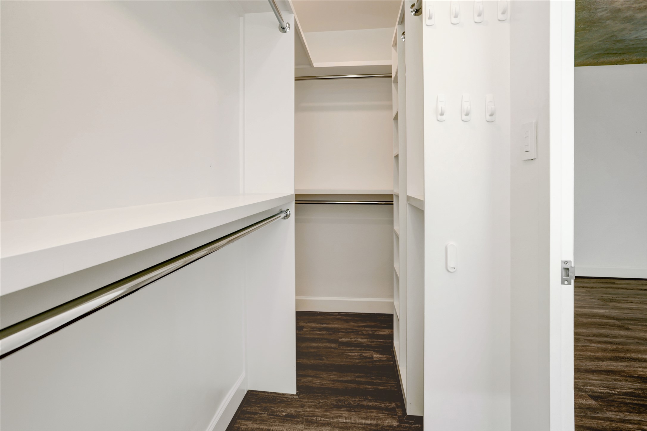 2701 Westheimer Road, Unit 12E Houston, TX 77098 - Photo 12 of 31 a view of closet