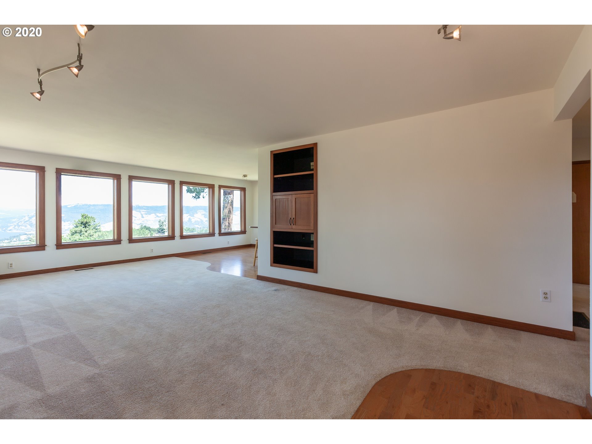 2030 State Road Mosier, OR 97040 - Photo 14 of 32 Gallery Image 14