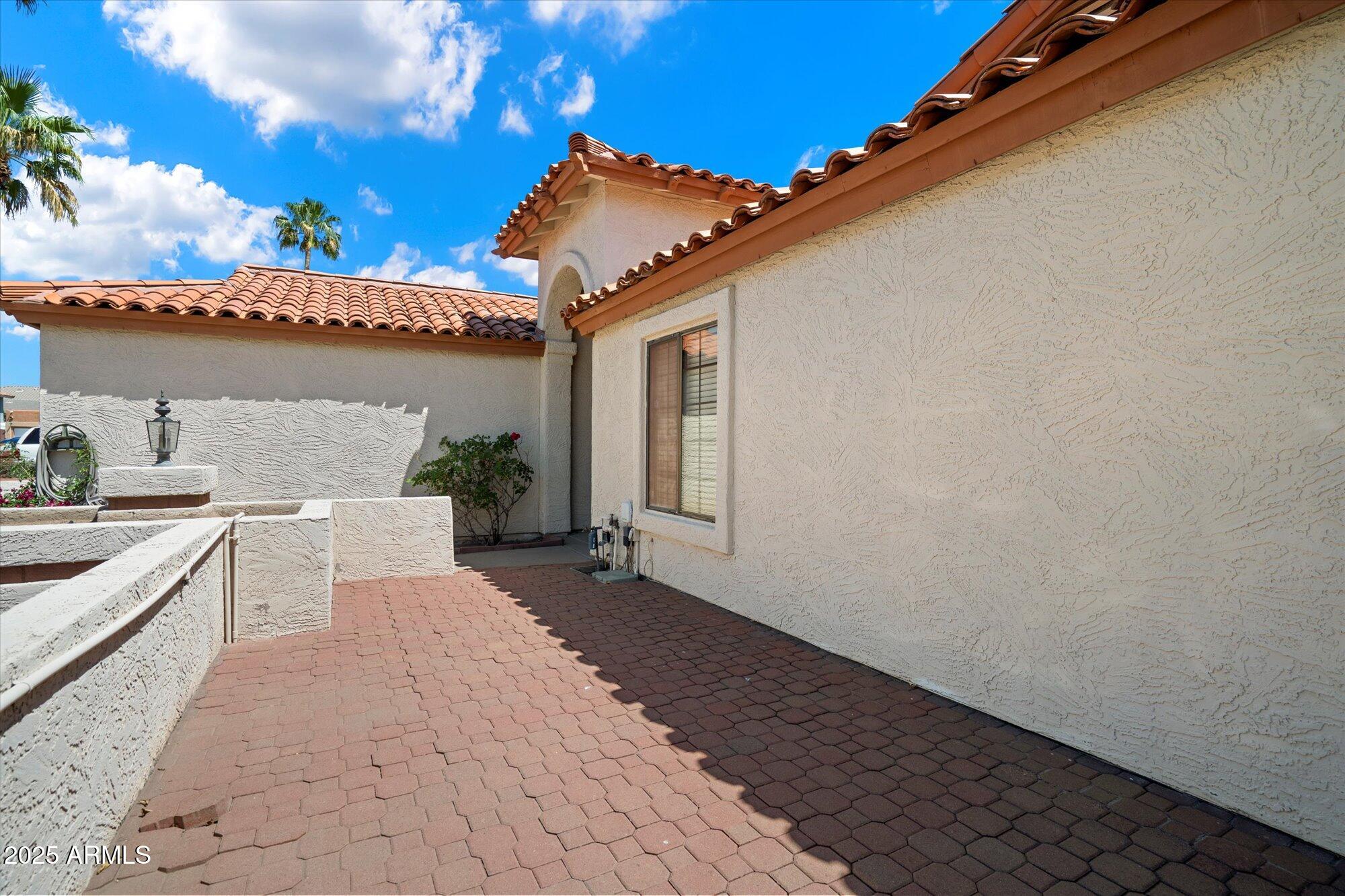 4029 West Grandview Road Phoenix, AZ 85053 - Photo 13 of 25 Front Yard Patio