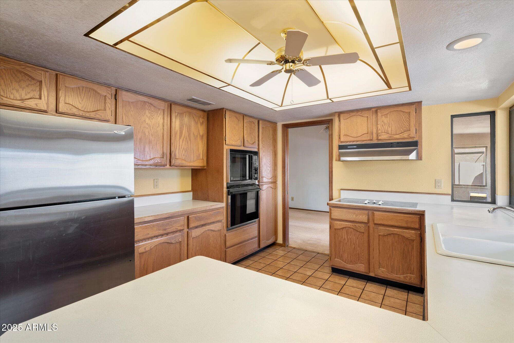 4029 West Grandview Road Phoenix, AZ 85053 - Photo 20 of 25 Kitchen