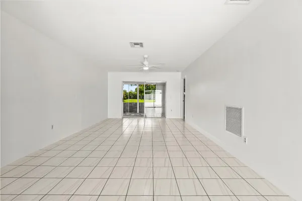 $2,400 | 9162 Southwest 5th Street, Unit A, Boca Raton, FL 33428