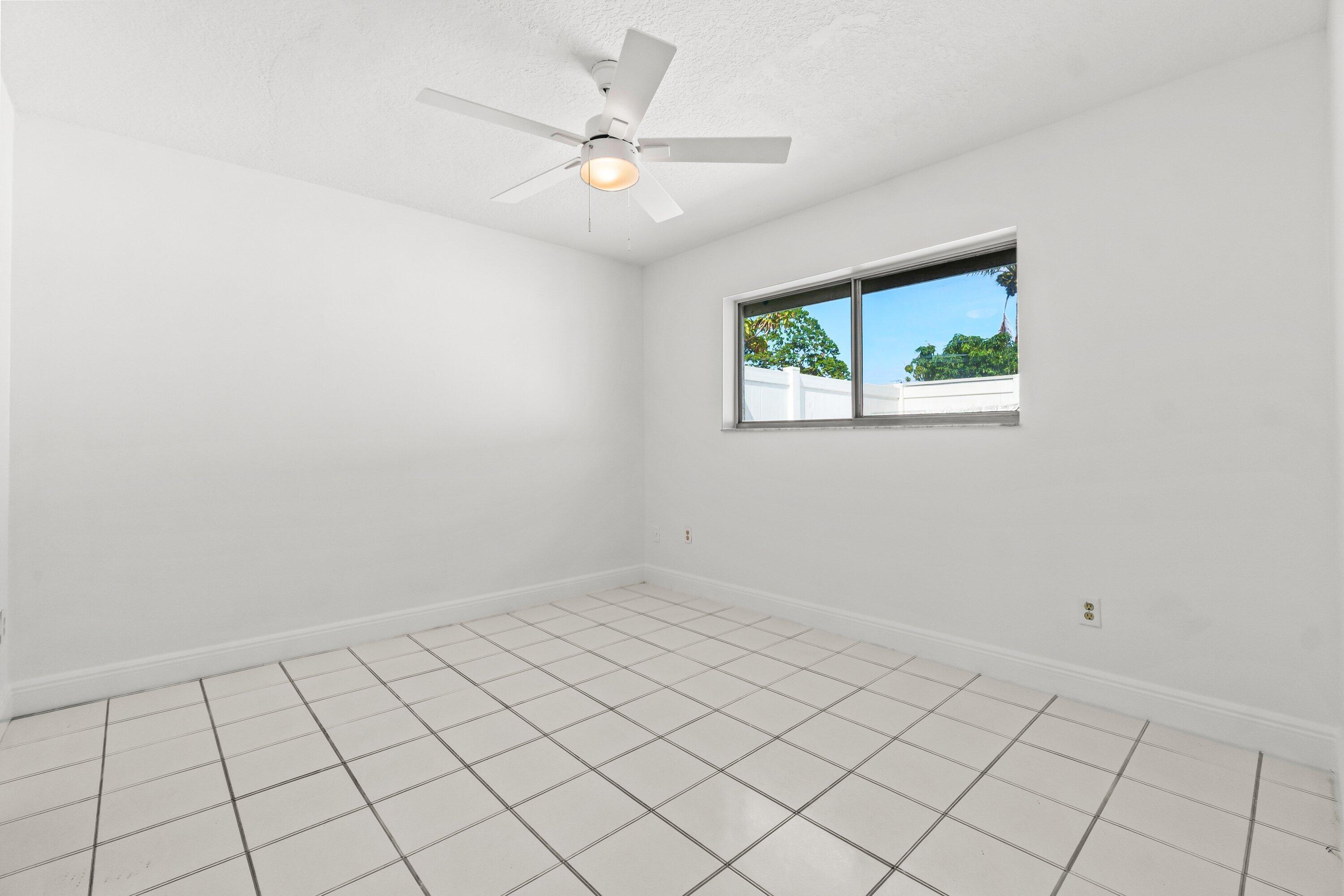 9162 Southwest 5th Street, Unit A Boca Raton, FL 33428 - Photo 12 of 36 016-9162Southwest5thStreet-A-BocaRaton-F