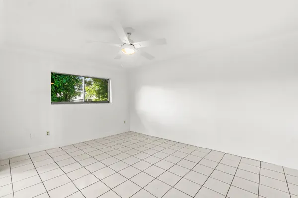 $2,400 | 9162 Southwest 5th Street, Unit A, Boca Raton, FL 33428