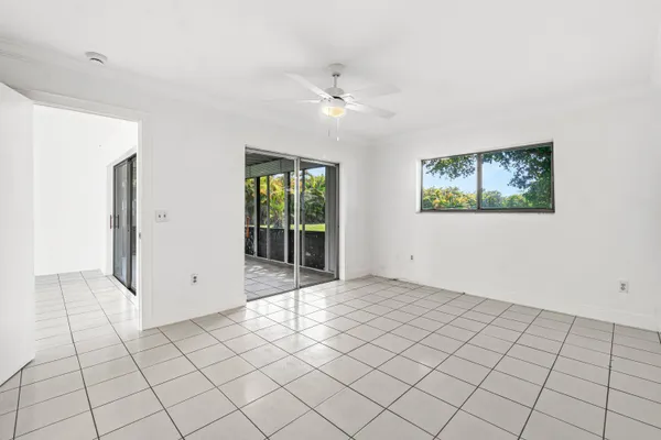 $2,400 | 9162 Southwest 5th Street, Unit A, Boca Raton, FL 33428