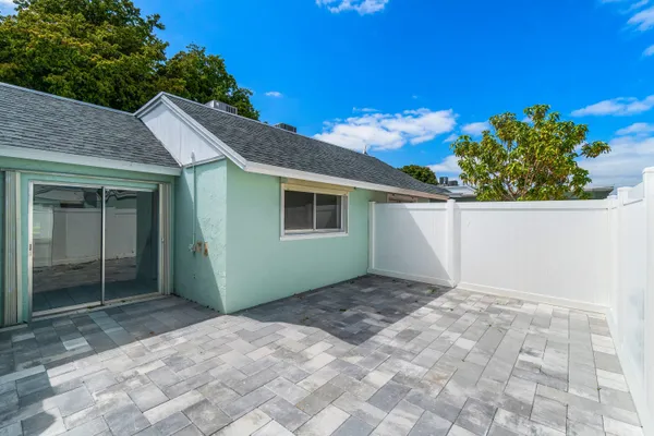 $2,400 | 9162 Southwest 5th Street, Unit A, Boca Raton, FL 33428