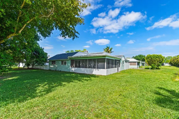 $2,400 | 9162 Southwest 5th Street, Unit A, Boca Raton, FL 33428