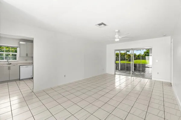 $2,400 | 9162 Southwest 5th Street, Unit A, Boca Raton, FL 33428