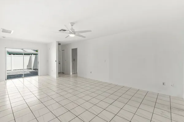 $2,400 | 9162 Southwest 5th Street, Unit A, Boca Raton, FL 33428