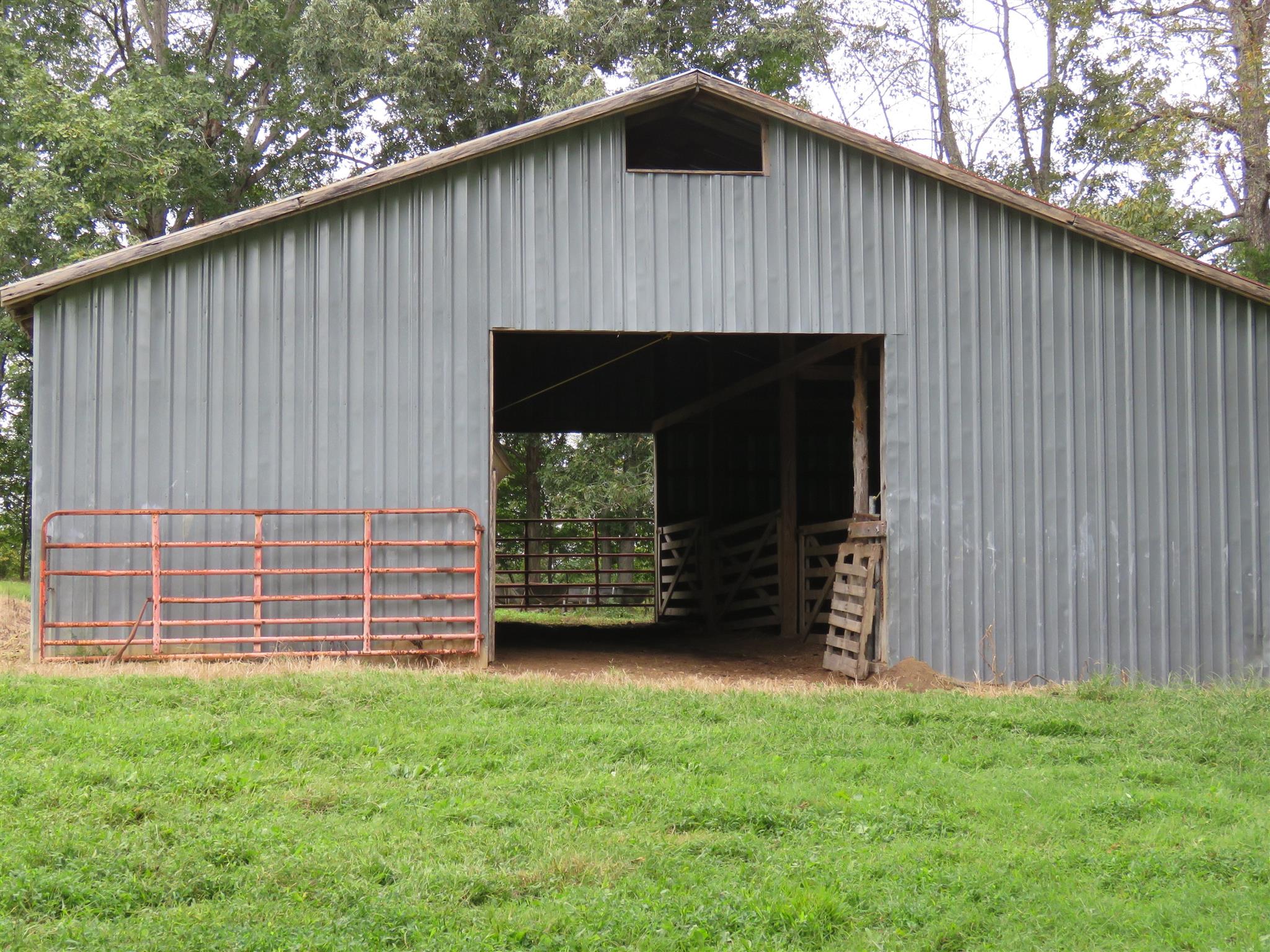0 Jackson Hollow Road Goodspring, TN 38460 - Photo 23 of 29 a backyard of a house with garden