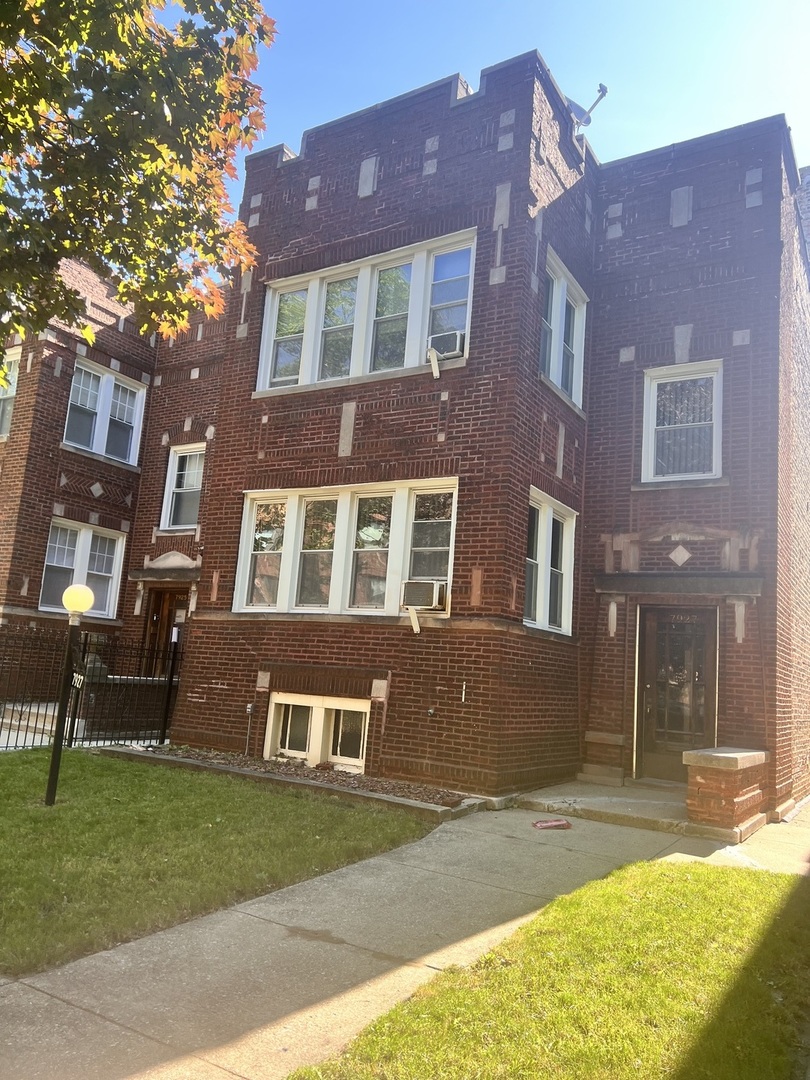 7927 South Rhodes Avenue Chicago, IL 60619 - Photo 1 of 3 Gallery Image 1