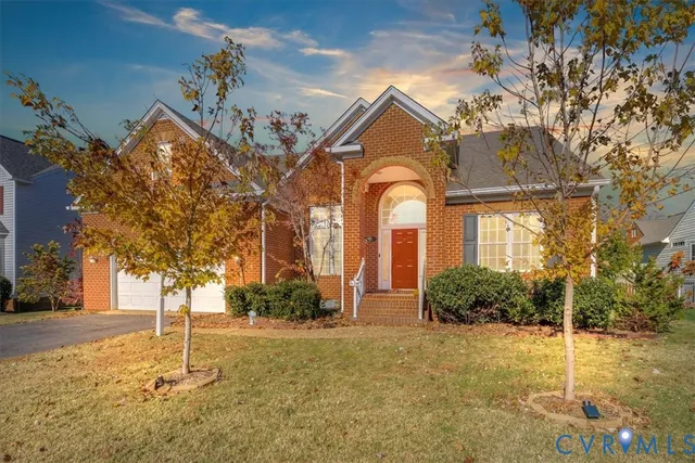 a house view with a outdoor space