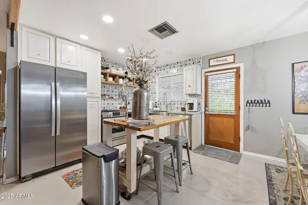 $820,000 | 2343 East Earll Drive, Phoenix, AZ 85016