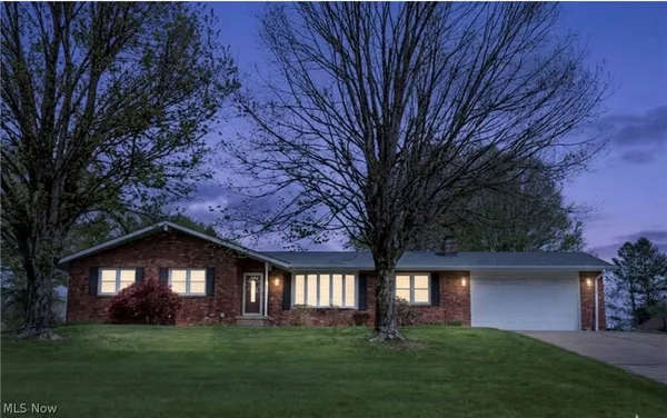 $384,900 | 67541 West Almar Lane, St. Clairsville, OH 43950