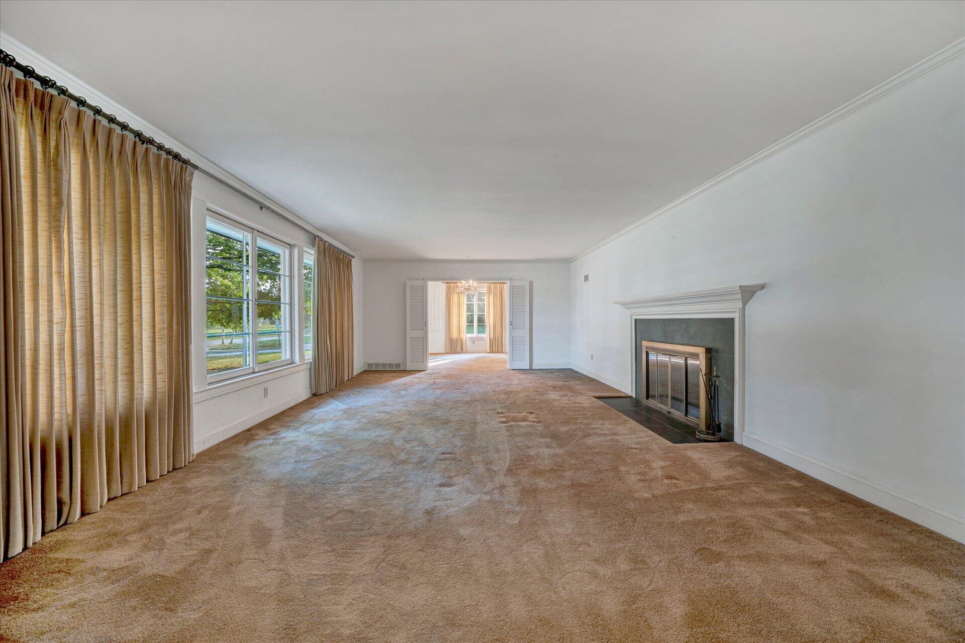 2121 Grandin Road Southwest Roanoke, VA 24015 - Photo 8 of 27 06-DSC00019