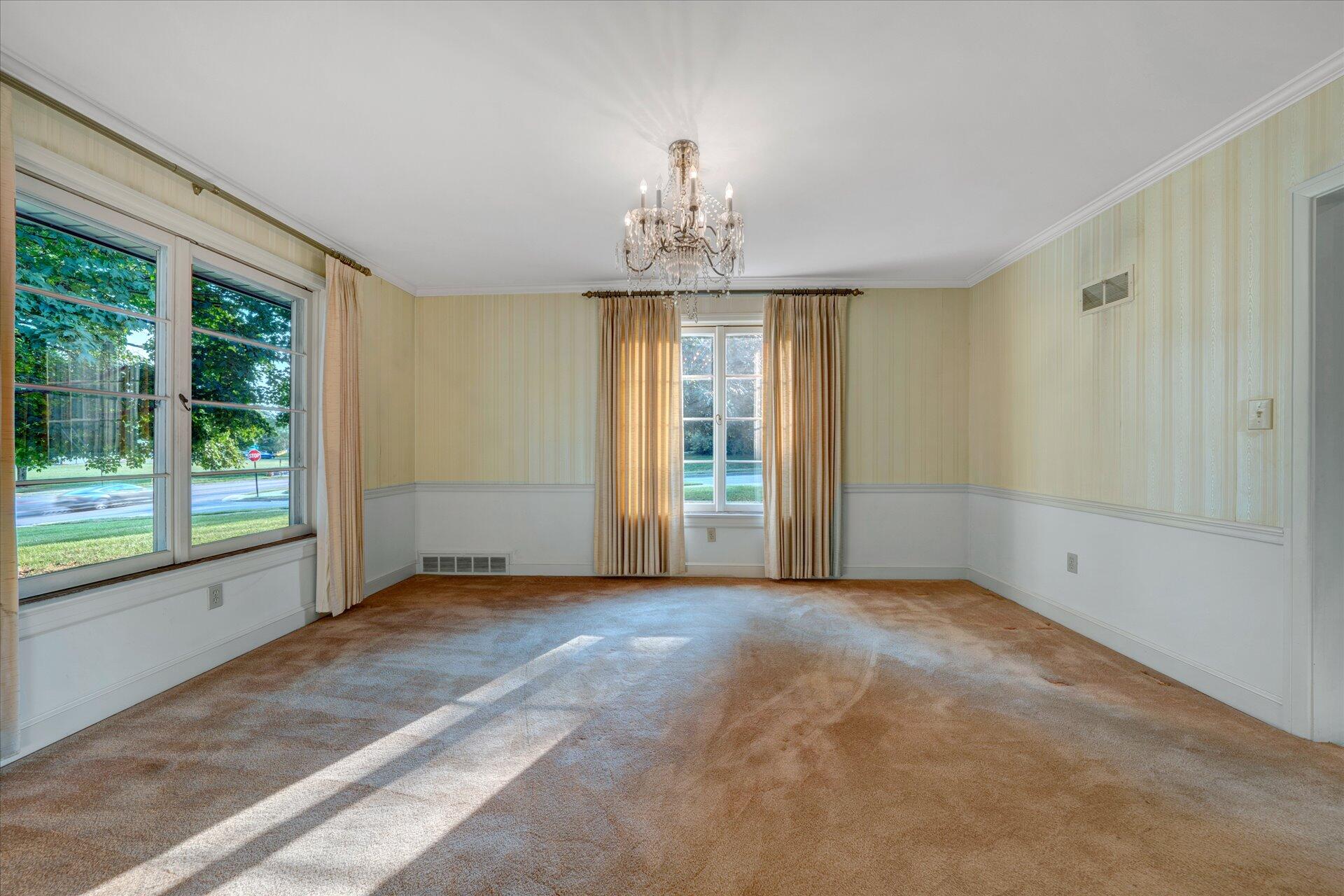2121 Grandin Road Southwest Roanoke, VA 24015 - Photo 9 of 27 07-DSC00022