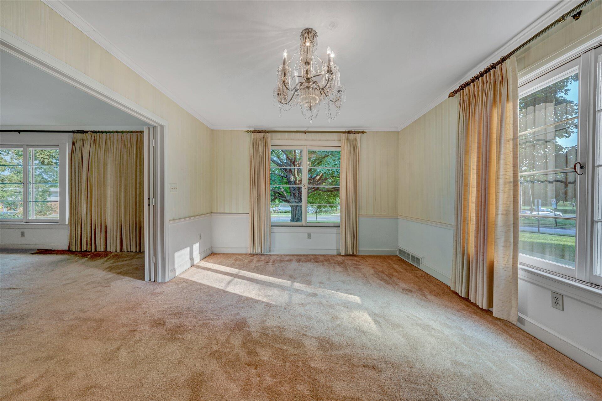 2121 Grandin Road Southwest Roanoke, VA 24015 - Photo 10 of 27 08-DSC00025