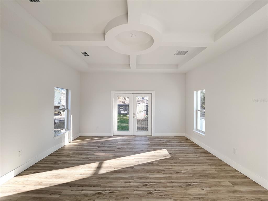 407 Georgia Avenue Palm Harbor, FL 34683 - Photo 12 of 28