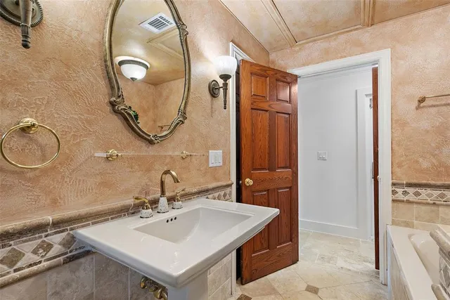 $1,449,000 | 1721 Allens Creek Drive, Clearwater, FL 33764