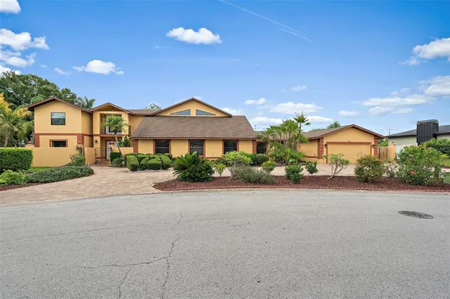 $1,449,000 | 1721 Allens Creek Drive, Clearwater, FL 33764