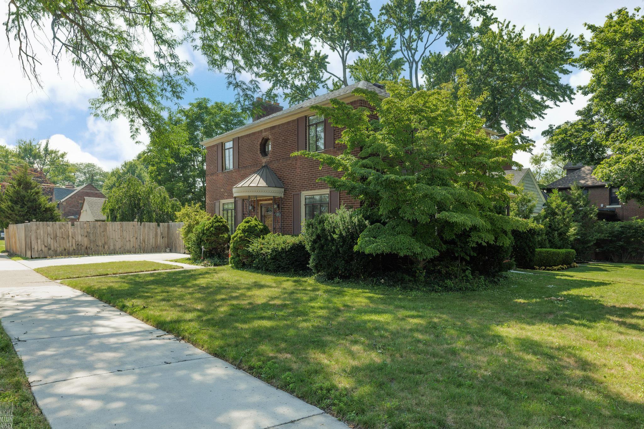 675 Fisher Road Grosse Pointe, MI 48230 - Photo 4 of 51