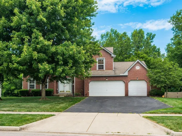 $499,900 | 124 Longhollow Drive, Pataskala, OH 43062