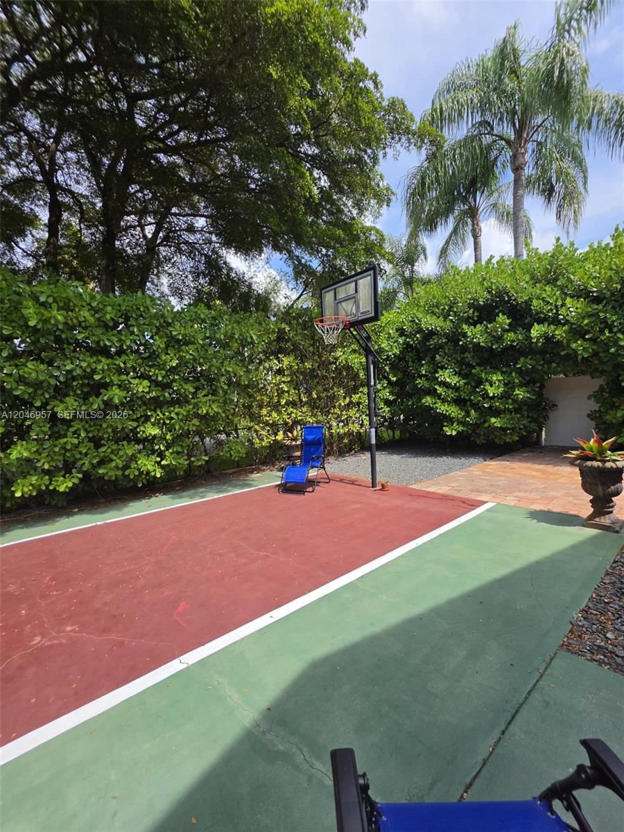 9760 Southwest 148th Street, Unit STUDIO Miami, FL 33176 - Photo 11 of 17 BASKETBALL COURT