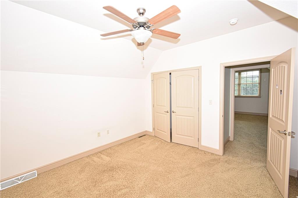 2137 John's Ridge Road Coraopolis, PA 15108 - Photo 12 of 20 Gallery Image 12