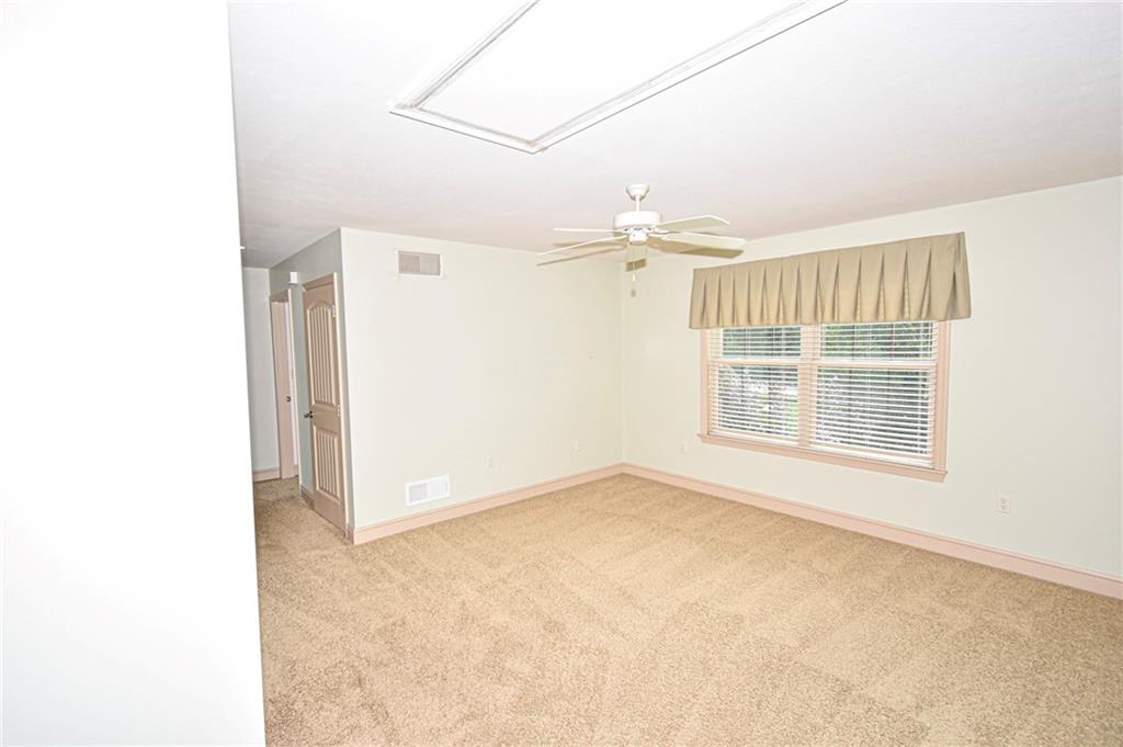 2137 John's Ridge Road Coraopolis, PA 15108 - Photo 14 of 20 Gallery Image 14