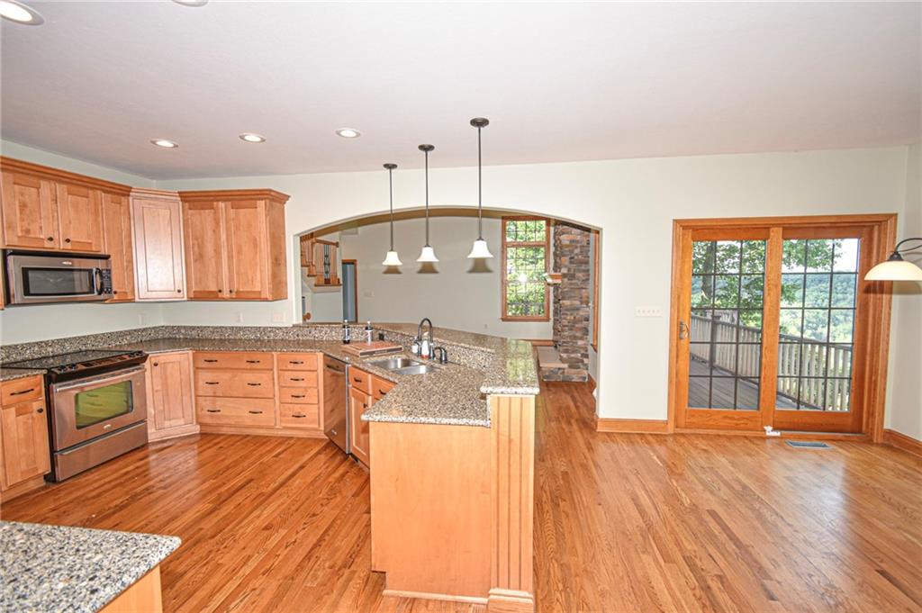 2137 John's Ridge Road Coraopolis, PA 15108 - Photo 4 of 20 Gallery Image 4