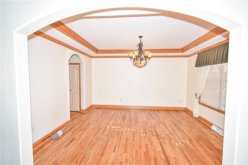 2137 John's Ridge Road Coraopolis, PA 15108 - Photo 5 of 20 Gallery Image 5