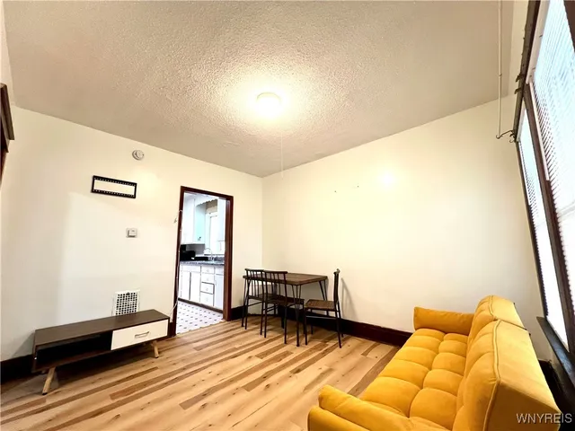 $1,150 | 1119 15th Street, Niagara Falls, NY 14301