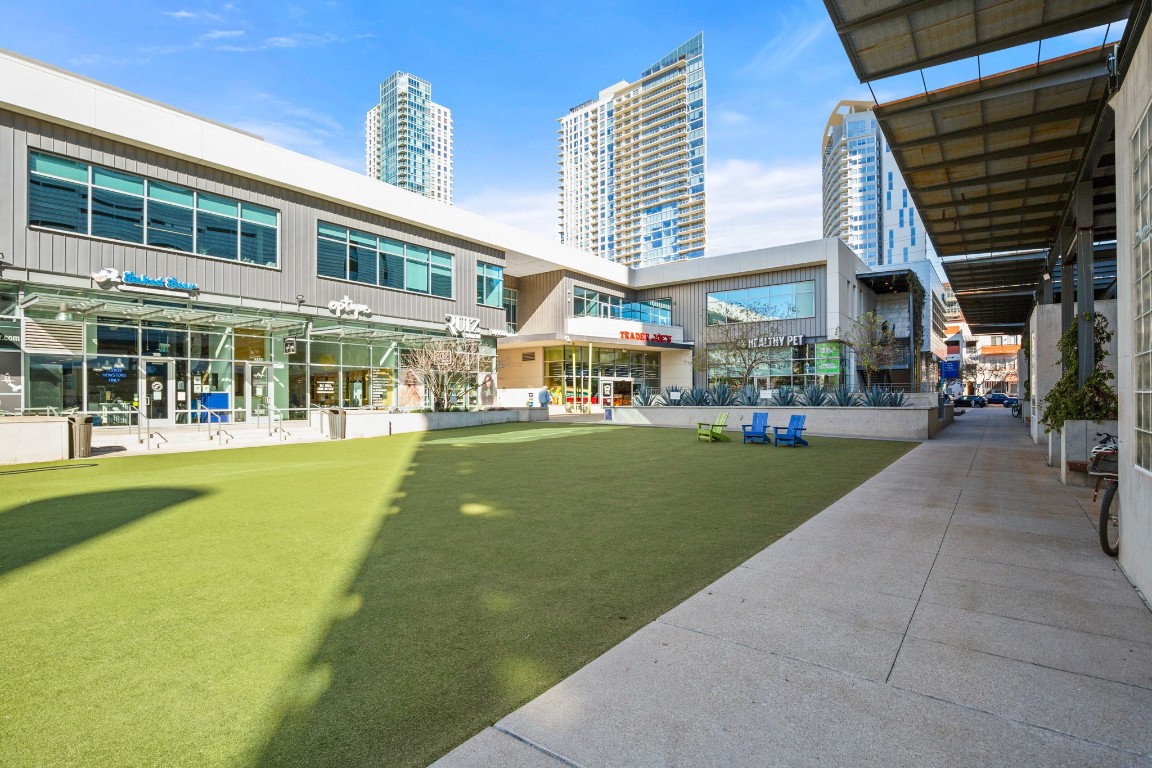 222 West Avenue, Unit 2012 Austin, TX 78701 - Photo 33 of 37 a front view of building with outdoor space