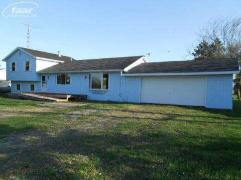 10381 West Stanley Road Flushing, MI 48433 - Photo 14 of 20 20145082-13.JPG