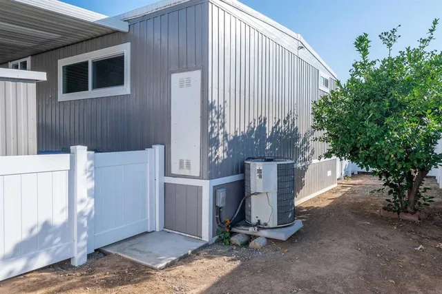 $229,000 | 3700 Buchanan, Unit SPC 131, Corona, CA 92503