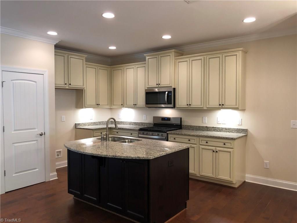 3404 Amber Mdws Road, Unit 35 High Point, NC 27265 - Photo 4 of 30